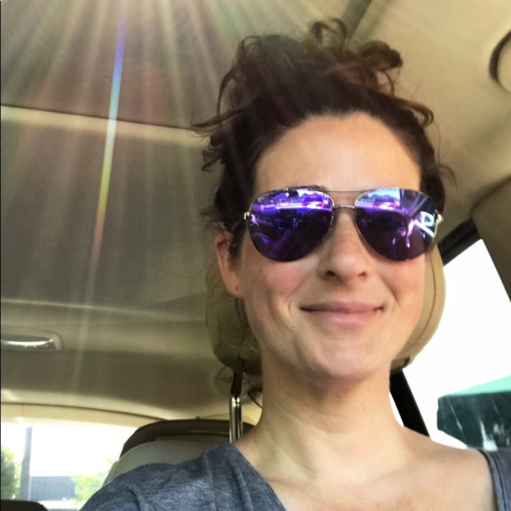 Meet your Posher, Kendra